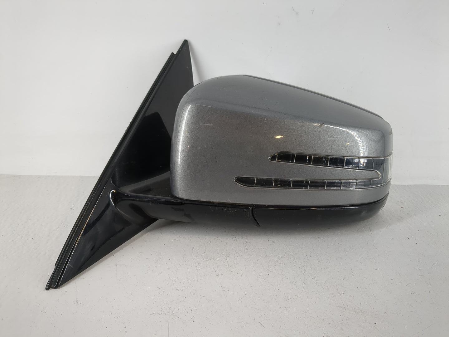 2011 Chrysler E Class Driver Side View Mirror - Left Door Mirror OEM Used - Oemusedautoparts1.com
