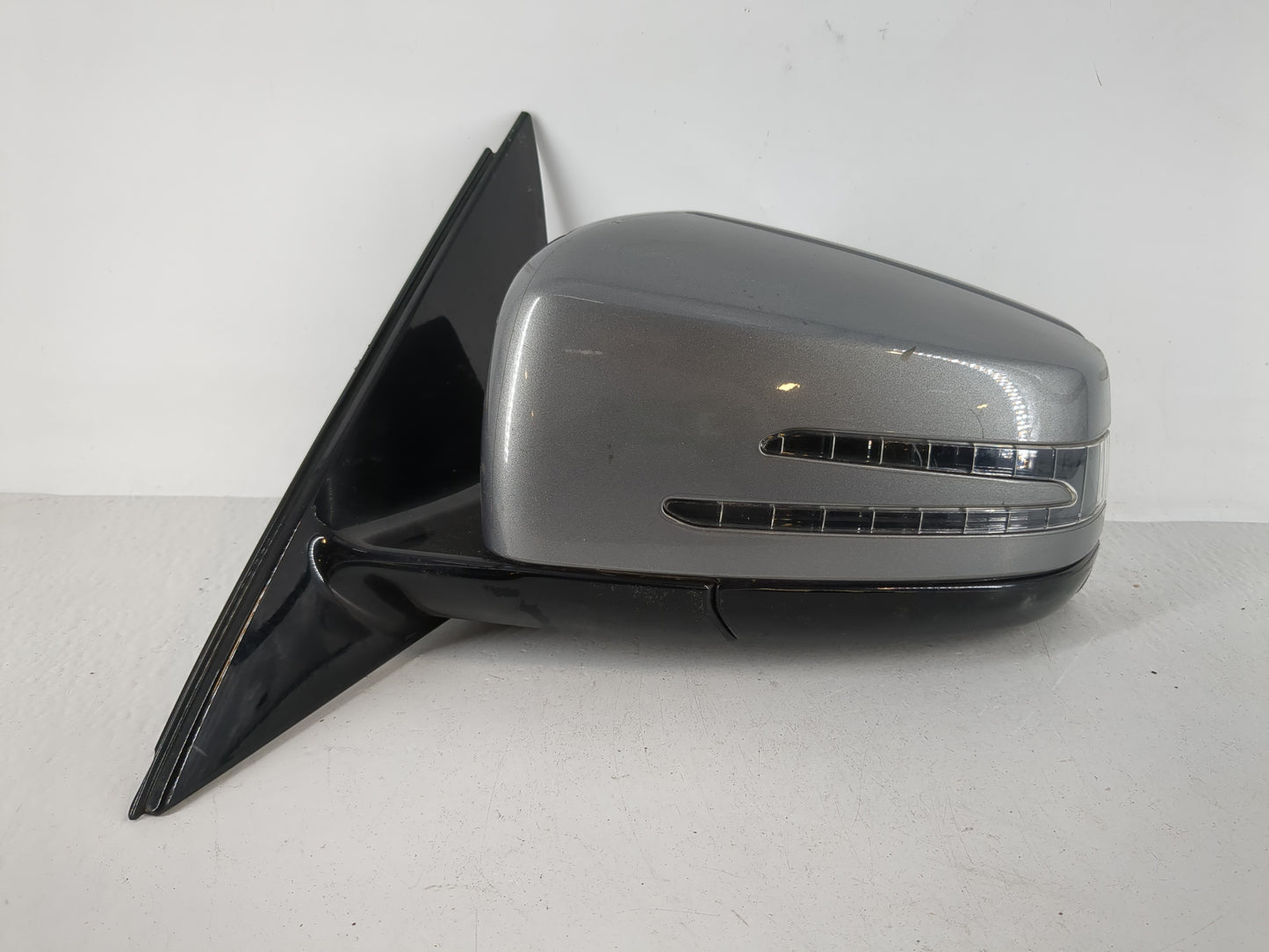 2011 Chrysler E Class Driver Side View Mirror - Left Door Mirror OEM Used - Oemusedautoparts1.com