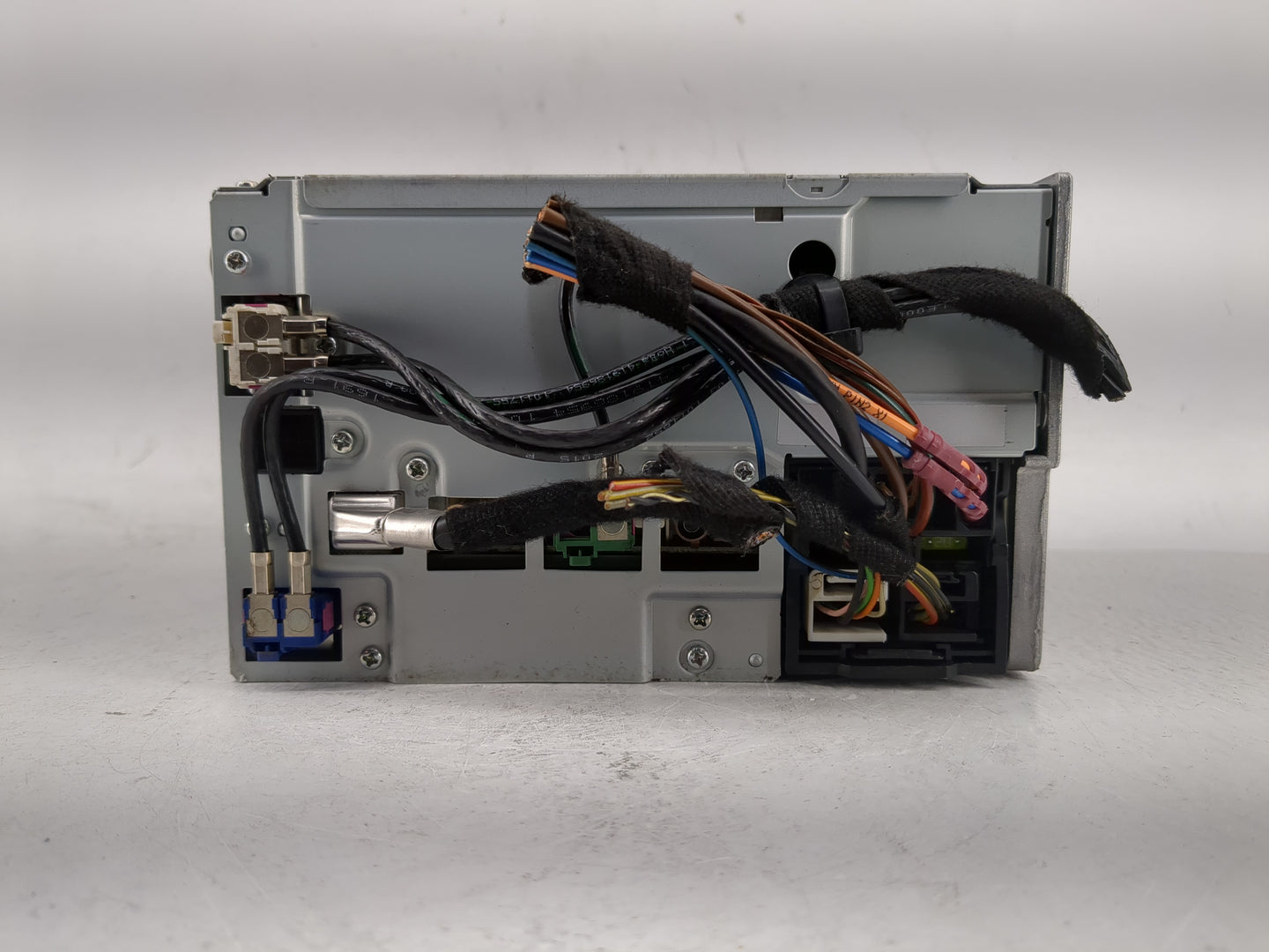 2011 Chrysler E Class Radio AM FM Cd Player Receiver Replacement P/N:A 212 900 86 09 Fits OEM Used Auto Parts - Oemusedautop