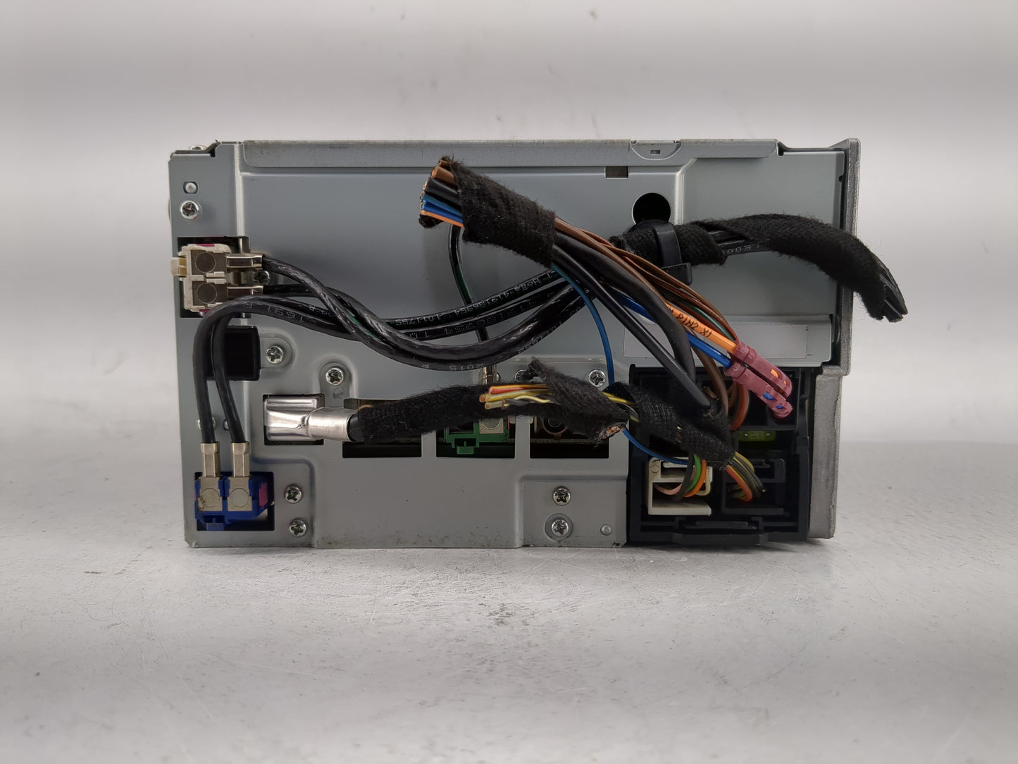 2011 Chrysler E Class Radio AM FM Cd Player Receiver Replacement P/N:A 212 900 86 09 Fits OEM Used Auto Parts - Oemusedautop