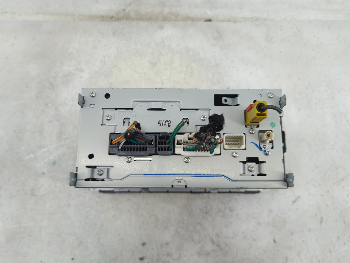 2011 Chrysler Town and Country Radio AM FM Cd Player Receiver Replacement P/N:P05064829AG Fits OEM Used Auto Parts - Oemused
