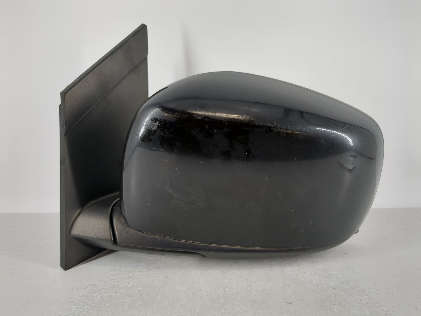 2011-2016 Chrysler Town & Country Driver Side View Mirror - Left Door Mirror OEM Used - Oemusedautoparts1.com