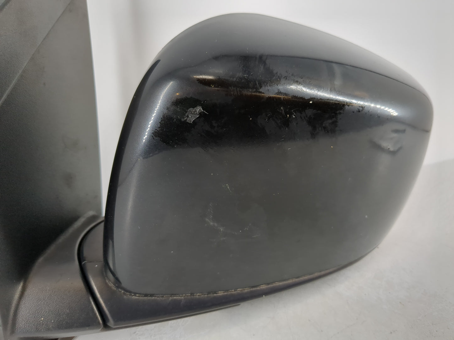 2011-2016 Chrysler Town & Country Driver Side View Mirror - Left Door Mirror OEM Used - Oemusedautoparts1.com