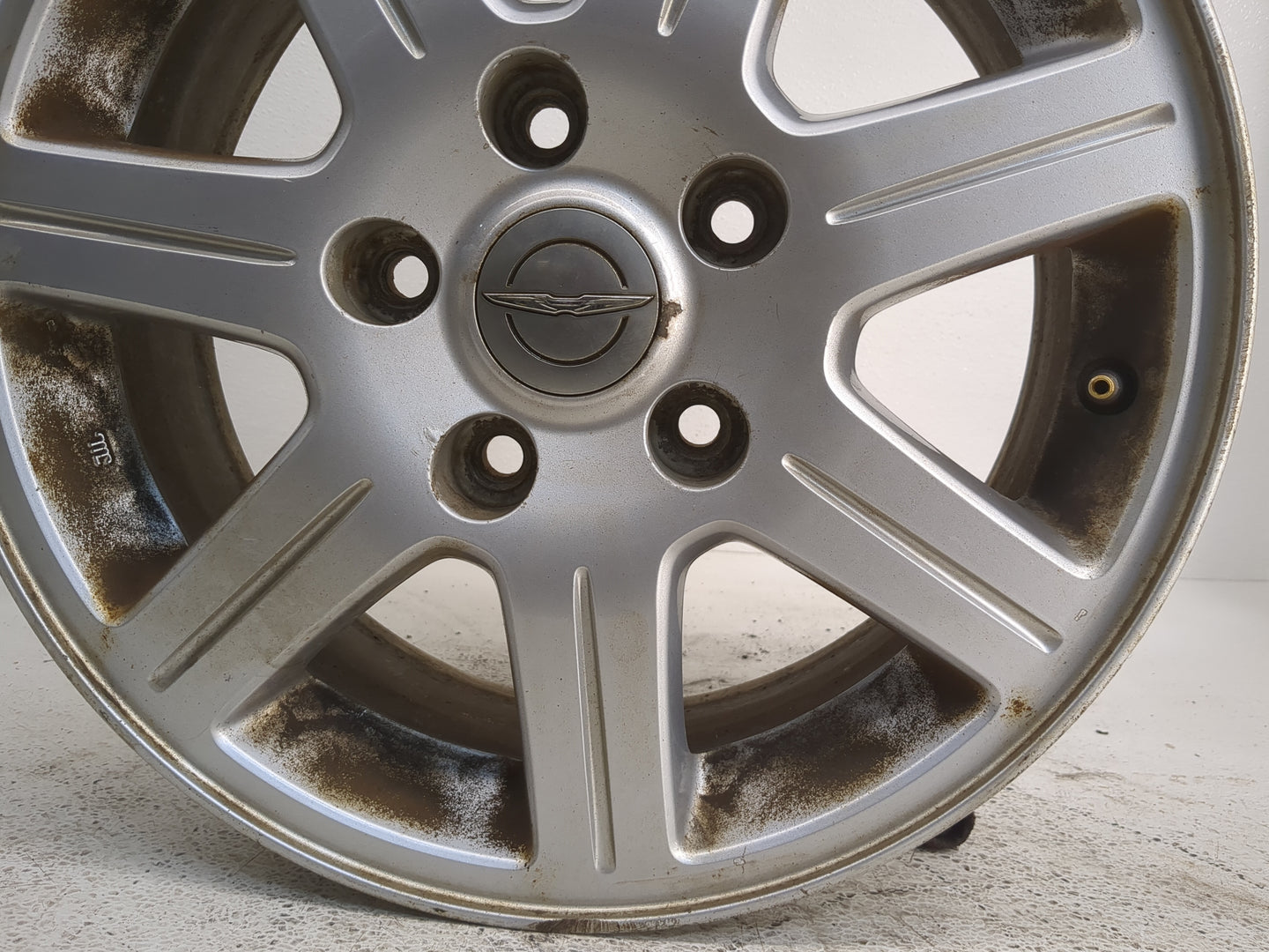 2011-2012 Chrysler Town & Country Oem Wheel Rim - Oemusedautoparts1.com