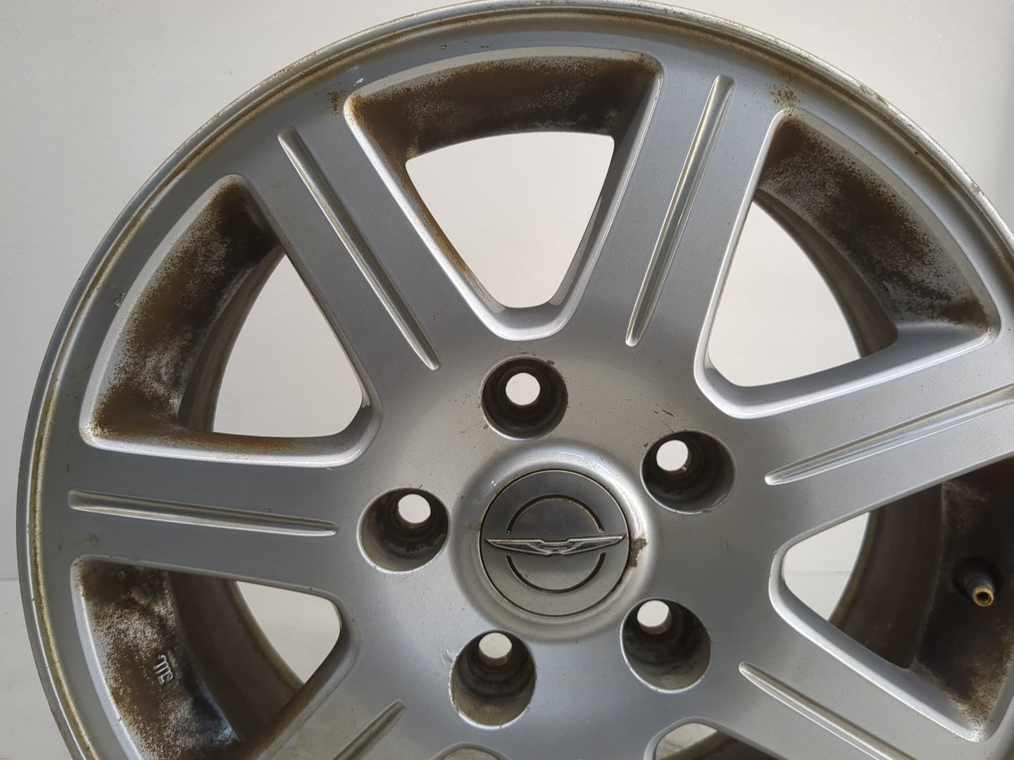 2011-2012 Chrysler Town & Country Oem Wheel Rim - Oemusedautoparts1.com
