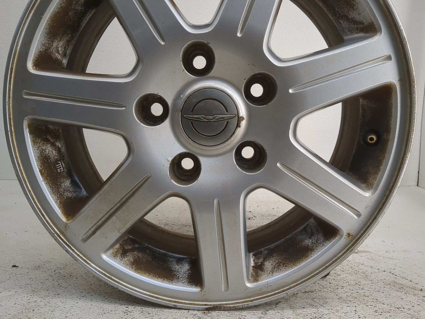 2011-2012 Chrysler Town & Country Oem Wheel Rim - Oemusedautoparts1.com