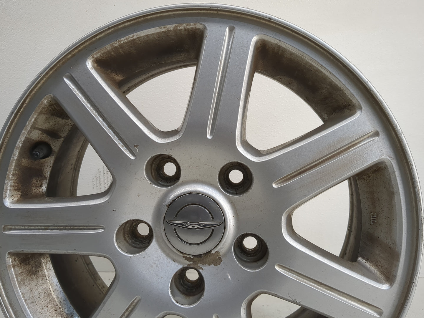 2011-2012 Chrysler Town & Country Oem Wheel Rim - Oemusedautoparts1.com