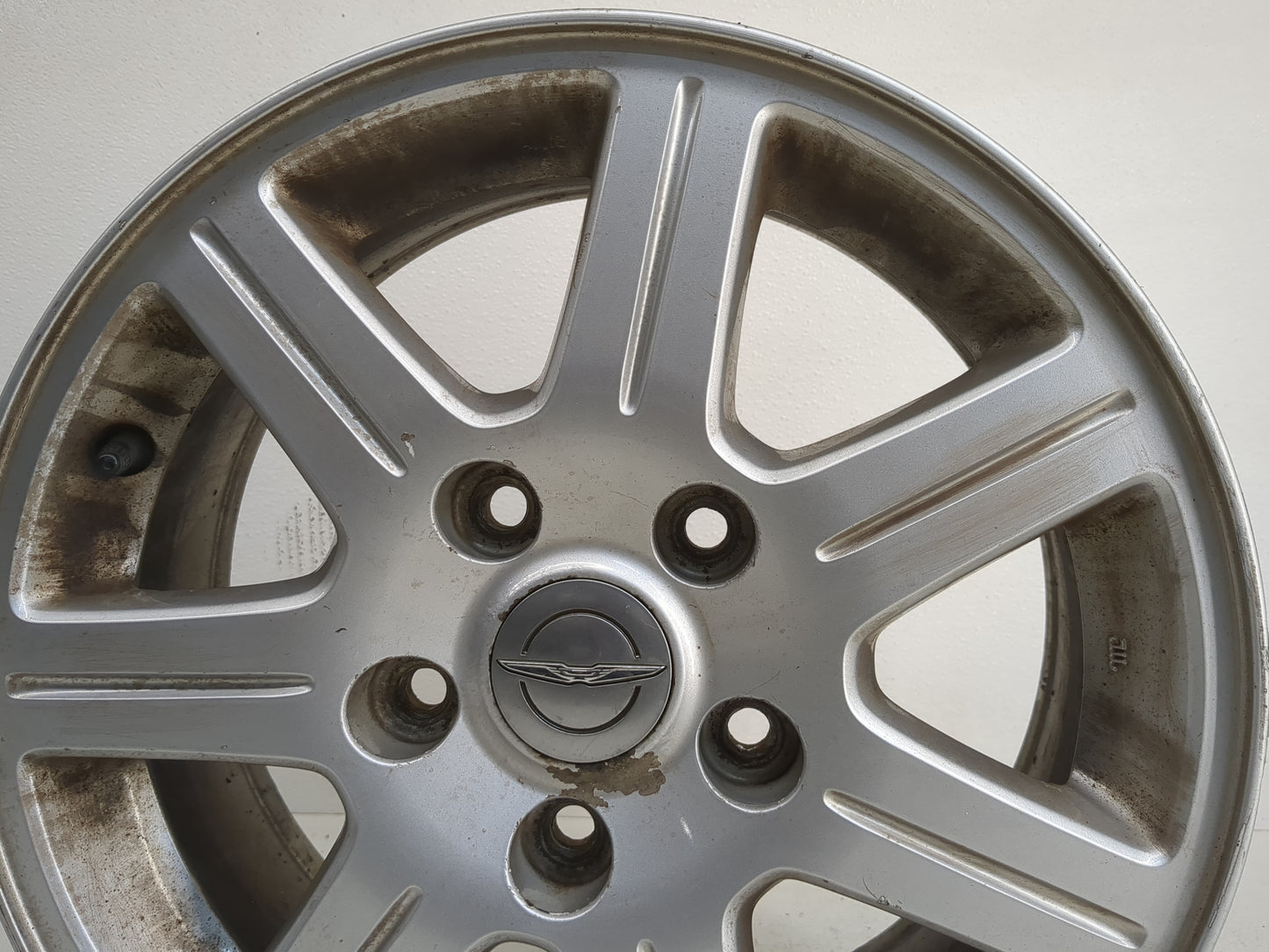 2011-2012 Chrysler Town & Country Oem Wheel Rim - Oemusedautoparts1.com