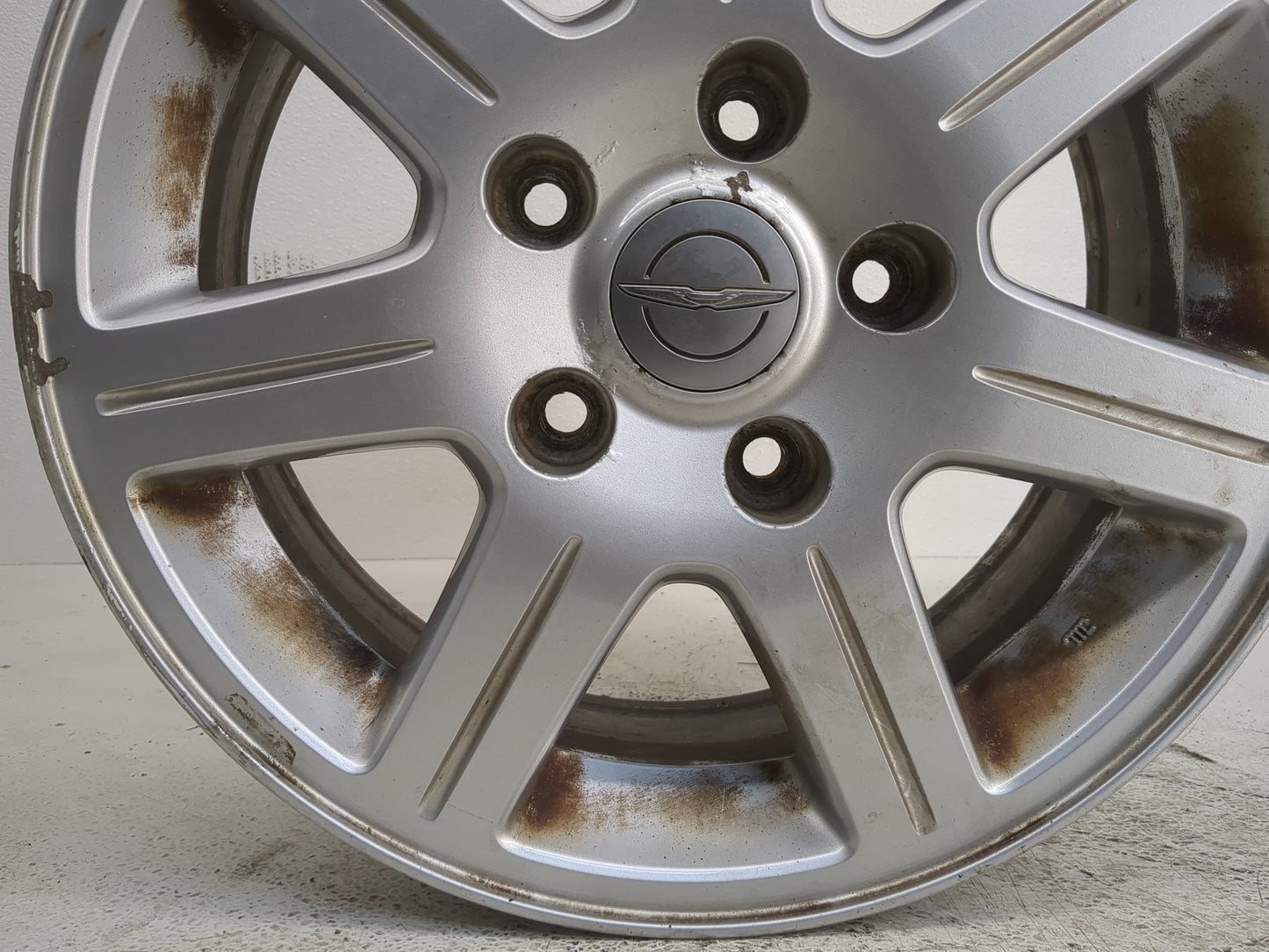 2011-2012 Chrysler Town & Country Oem Wheel Rim - Oemusedautoparts1.com