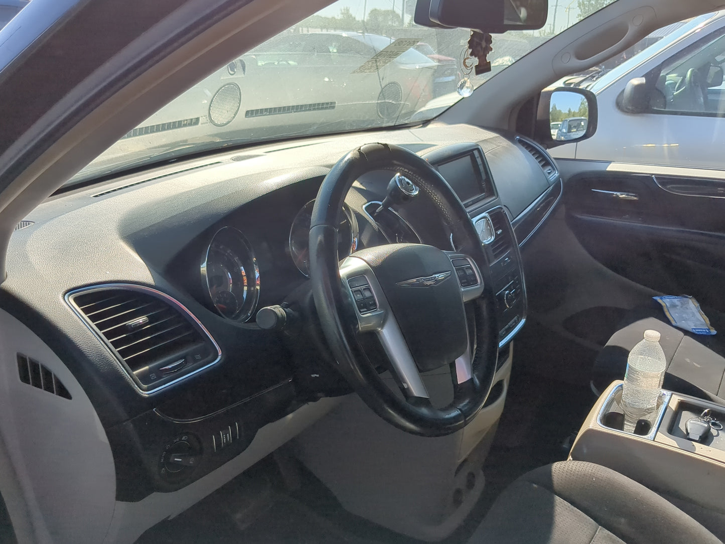 2011 Chrysler Town & Country Air Bag Driver Left Steering Wheel Mounted - Oemusedautoparts1.com