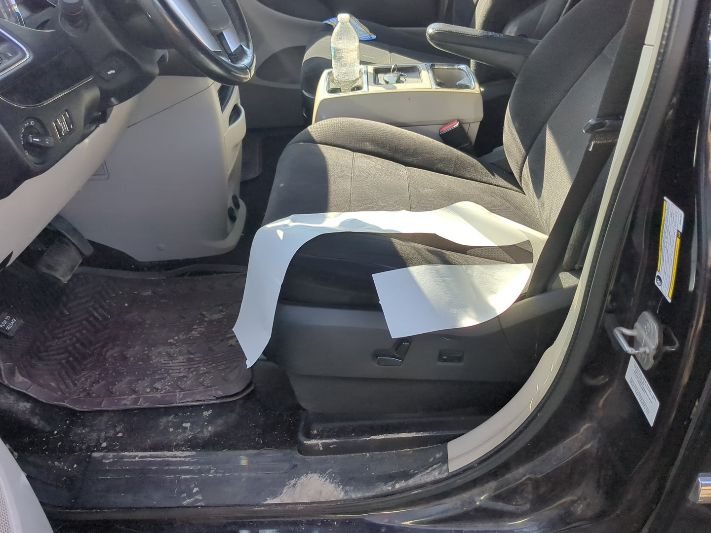 2011-2016 Chrysler Town & Country Driver Front Seat Oem - Oemusedautoparts1.com