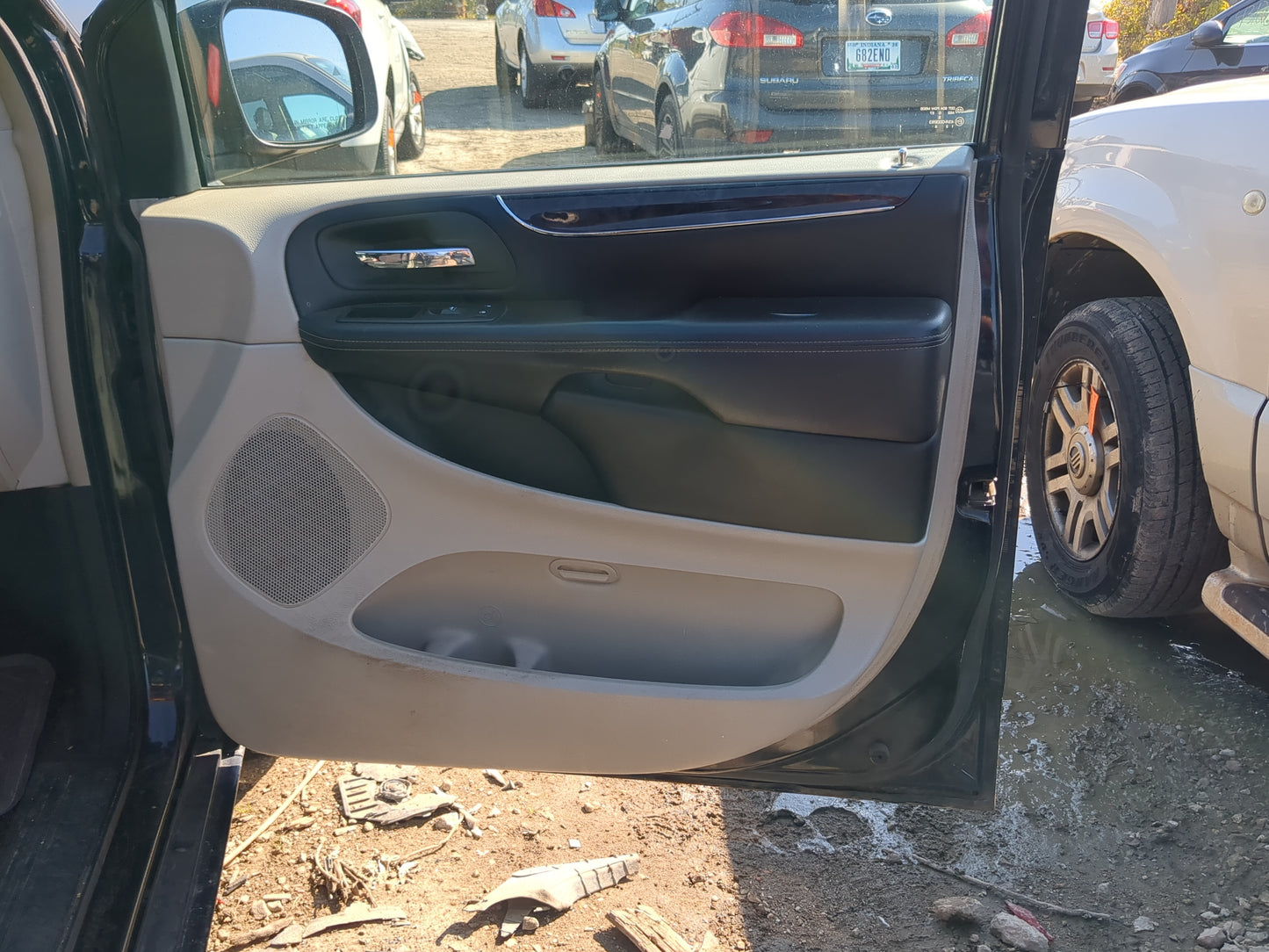 Door Panels 2011 CHRYSLER TOWN & COUNTRY - Oemusedautoparts1.com