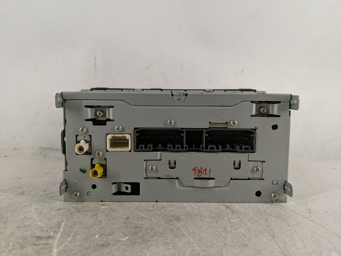 2011 Chrysler Town & Country Radio AM FM Cd Player Receiver Replacement Fits OEM Used Auto Parts - Oemusedautoparts1.com
