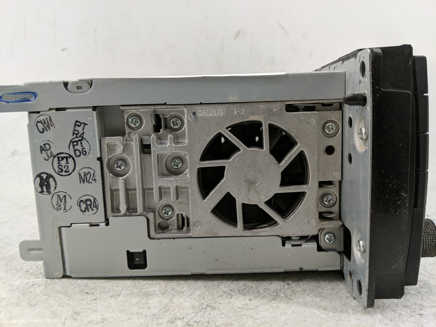 2011 Chrysler Town & Country Radio AM FM Cd Player Receiver Replacement P/N:P05064879AG Fits OEM Used Auto Parts - Oemusedau