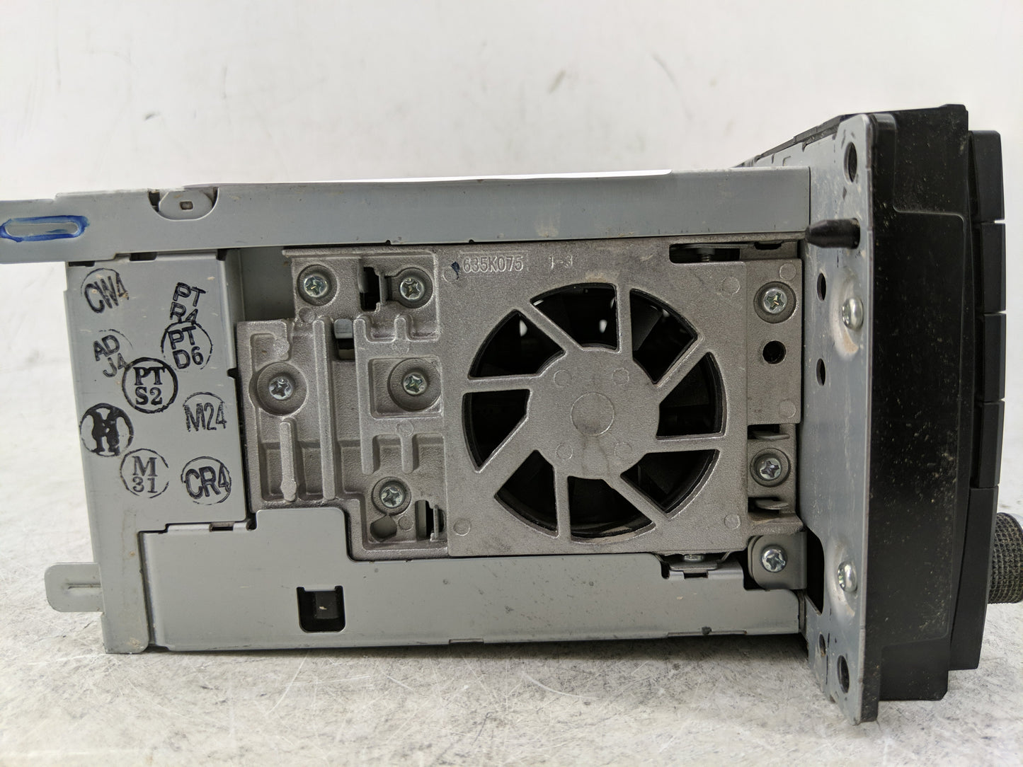 2011 Chrysler Town & Country Radio AM FM Cd Player Receiver Replacement P/N:P05064879AG Fits OEM Used Auto Parts - Oemusedau
