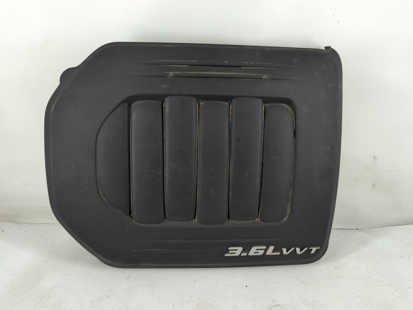 2011 Chrysler Town & Country Engine Cover - Oemusedautoparts1.com