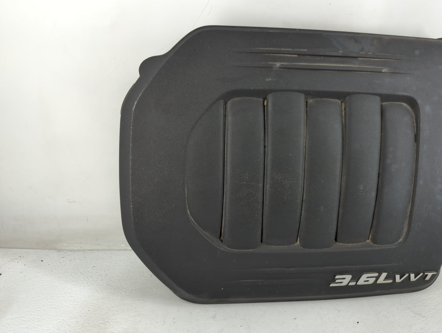 2011 Chrysler Town & Country Engine Cover 1242869 - Oemusedautoparts1.com
