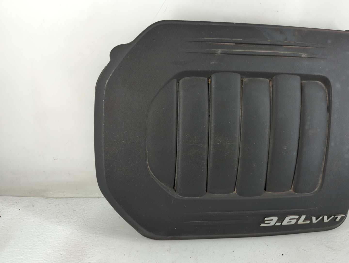 2011 Chrysler Town & Country Engine Cover - Oemusedautoparts1.com