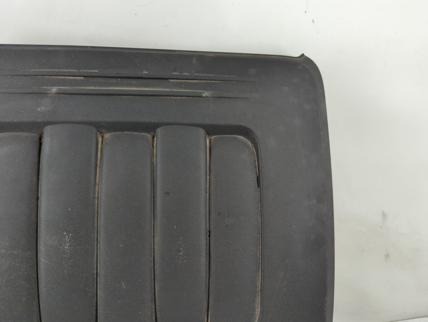 2011 Chrysler Town & Country Engine Cover - Oemusedautoparts1.com