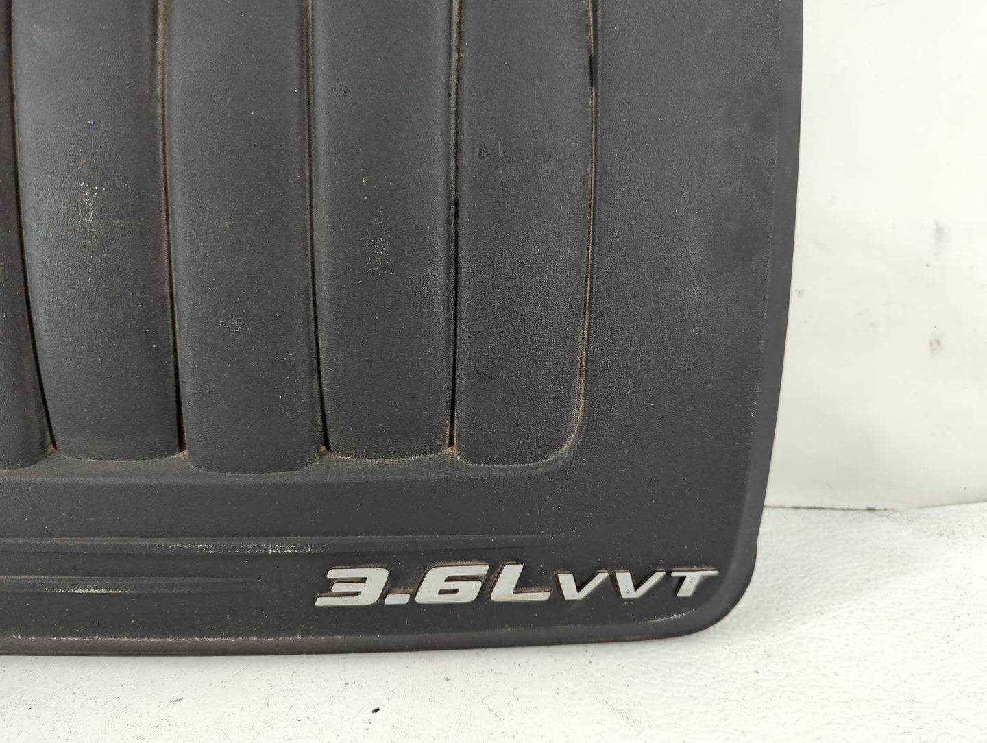 2011 Chrysler Town & Country Engine Cover - Oemusedautoparts1.com