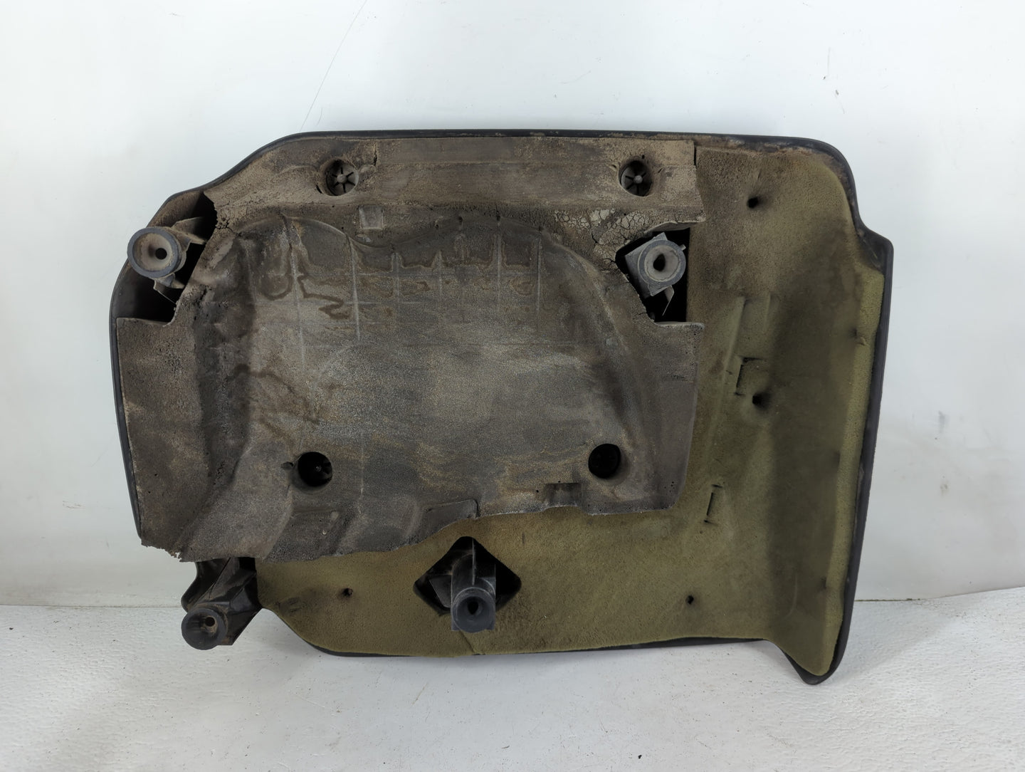 2011 Chrysler Town & Country Engine Cover 1242869 - Oemusedautoparts1.com
