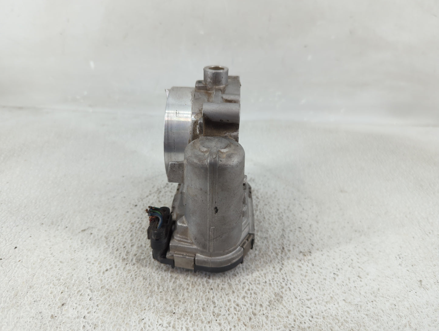 2011-2016 Chrysler Town & Country Throttle Body P/N:0 280 750 570 05184349AC Fits OEM Used Auto Parts - Oemusedautoparts1.co