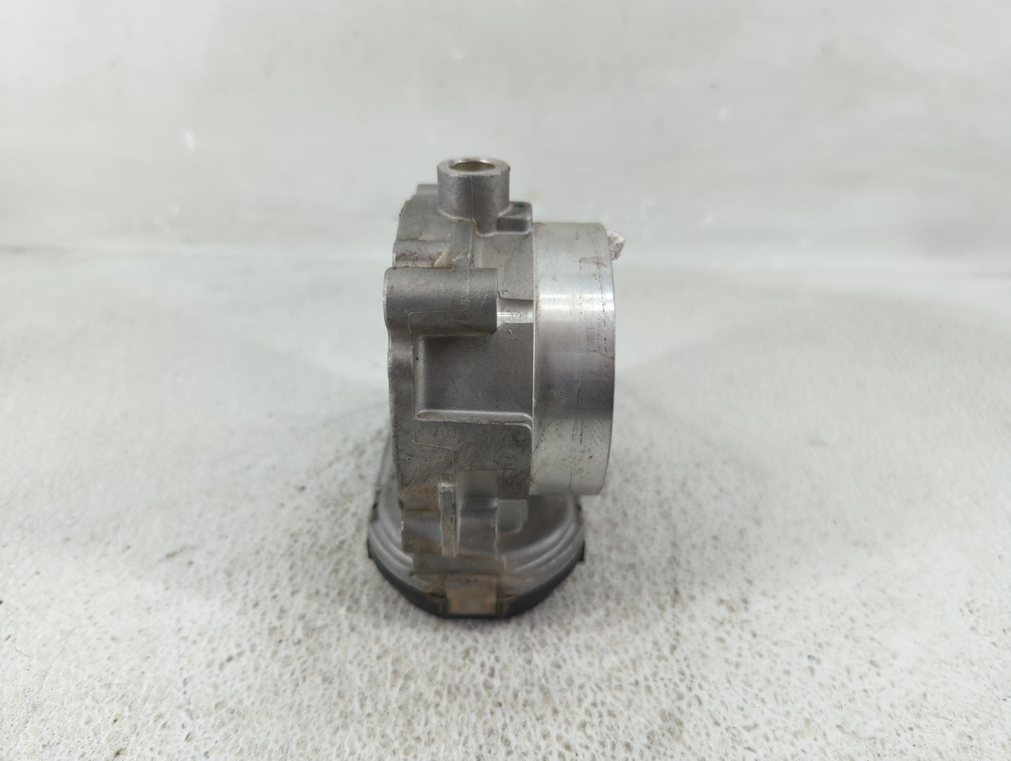 2011-2016 Chrysler Town & Country Throttle Body P/N:0 280 750 570 05184349AC Fits OEM Used Auto Parts - Oemusedautoparts1.co