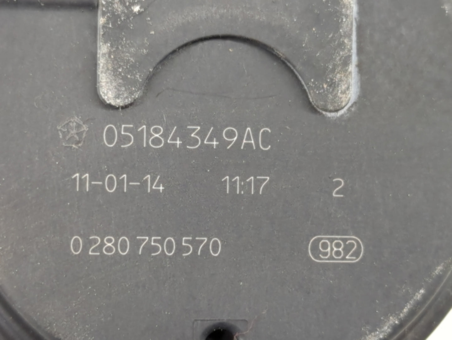 2011-2016 Chrysler Town & Country Throttle Body P/N:0 280 750 570 05184349AC Fits OEM Used Auto Parts - Oemusedautoparts1.co