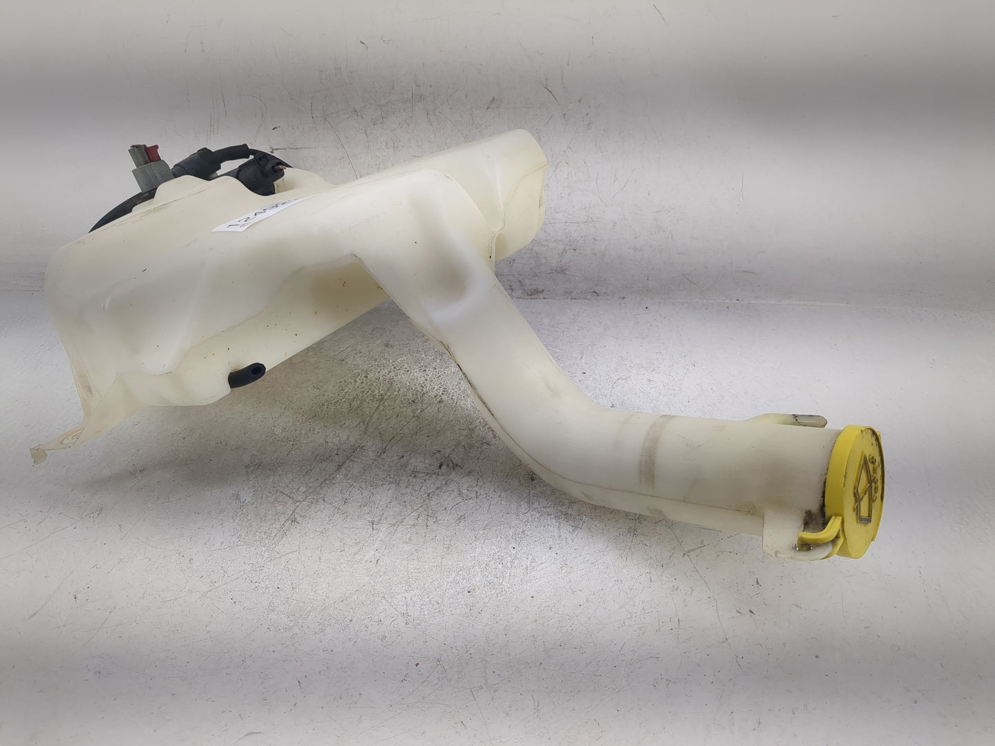 2011 Town & Country Windshield Washer Fluid Reservoir Bottle Oem - Oemusedautoparts1.com