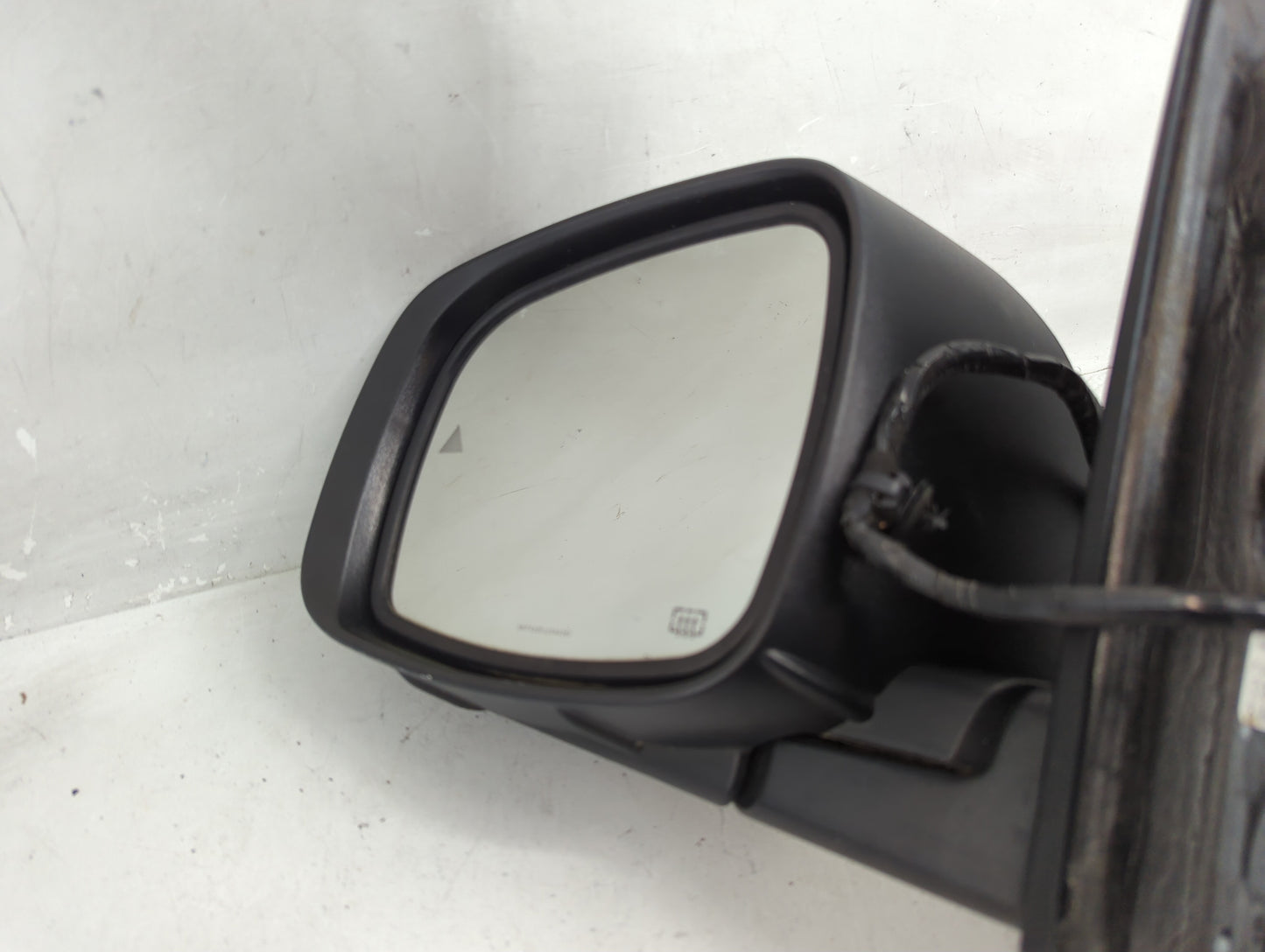 2011-2016 Chrysler Town & Country Side Mirror Replacement Driver Left View Door Mirror P/N:68029457AE Fits OEM Used Auto Par