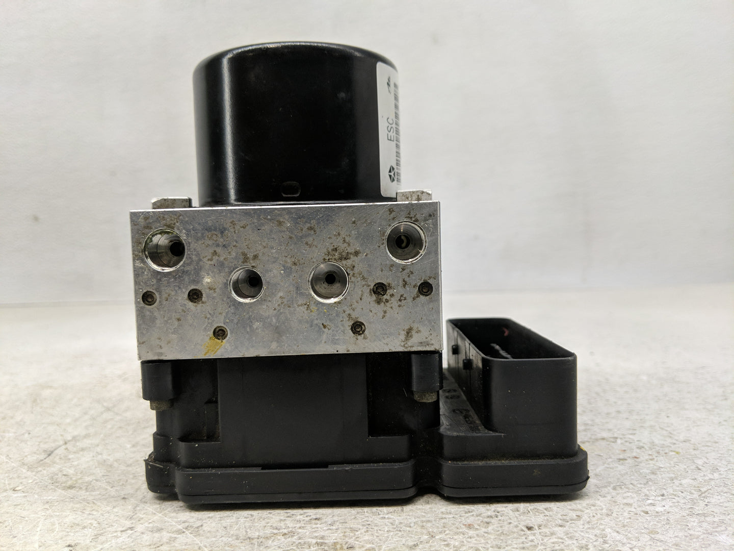 2011 Chrysler Town & Country ABS Pump Control Module Replacement P/N:P05154901AE Fits OEM Used Auto Parts - Oemusedautoparts