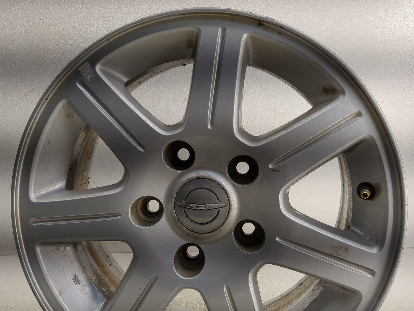 2011-2012 Chrysler Town & Country Oem Wheel Rim - Oemusedautoparts1.com