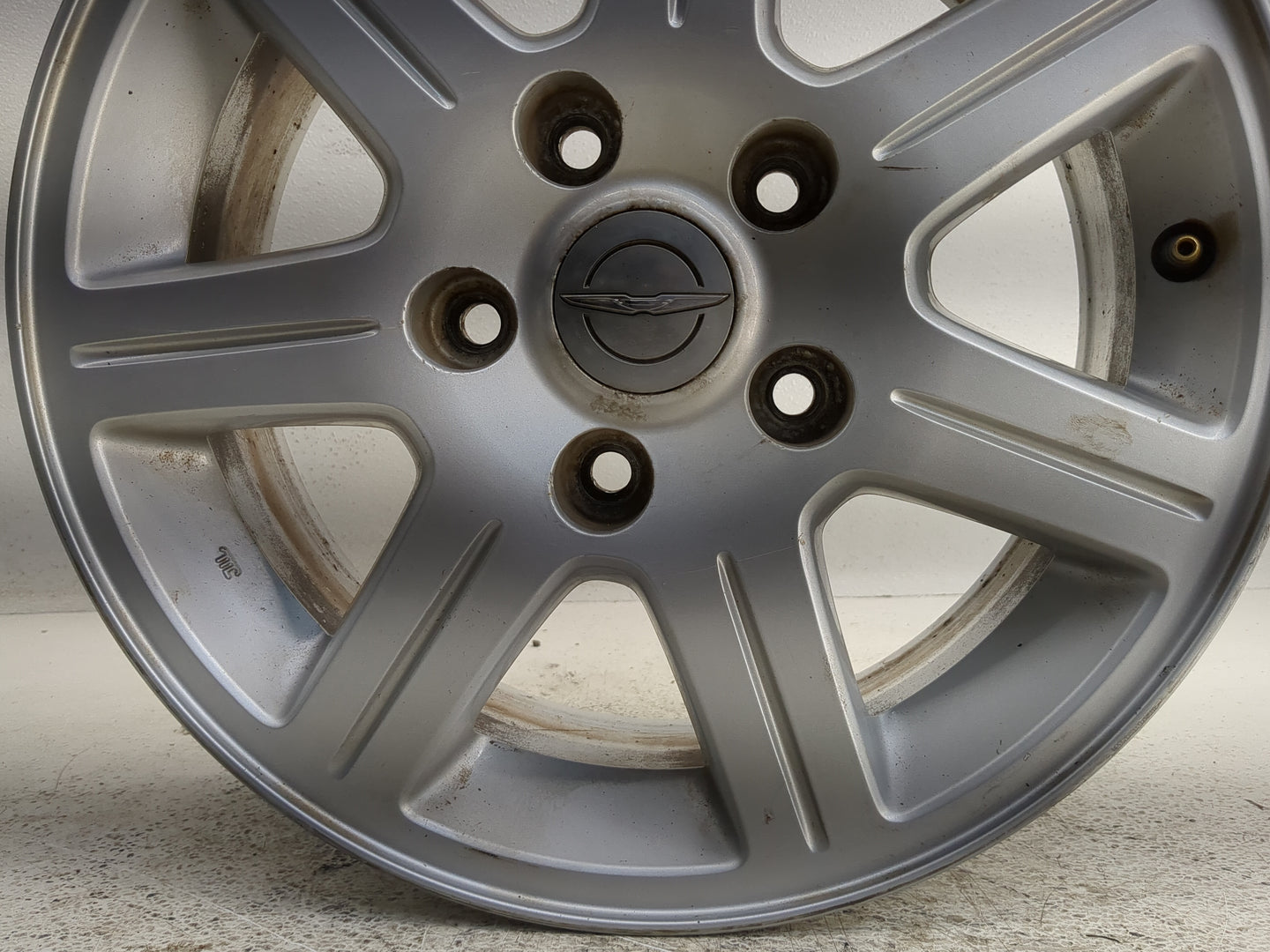 2011-2012 Chrysler Town & Country Oem Wheel Rim - Oemusedautoparts1.com