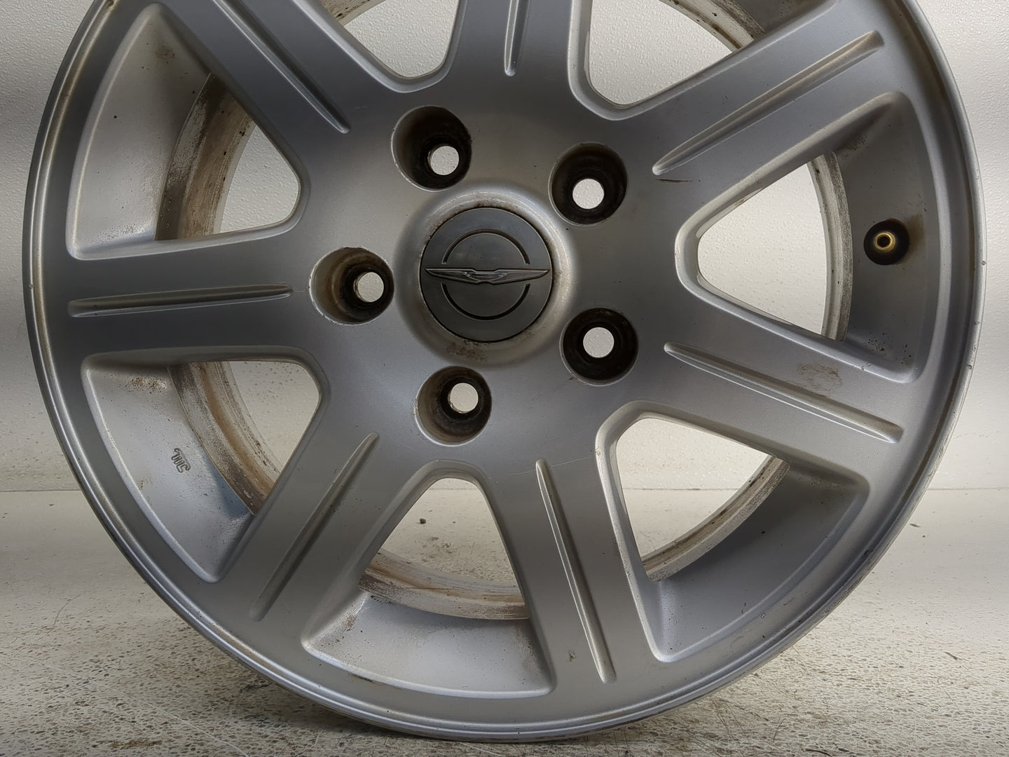 2011-2012 Chrysler Town & Country Oem Wheel Rim - Oemusedautoparts1.com