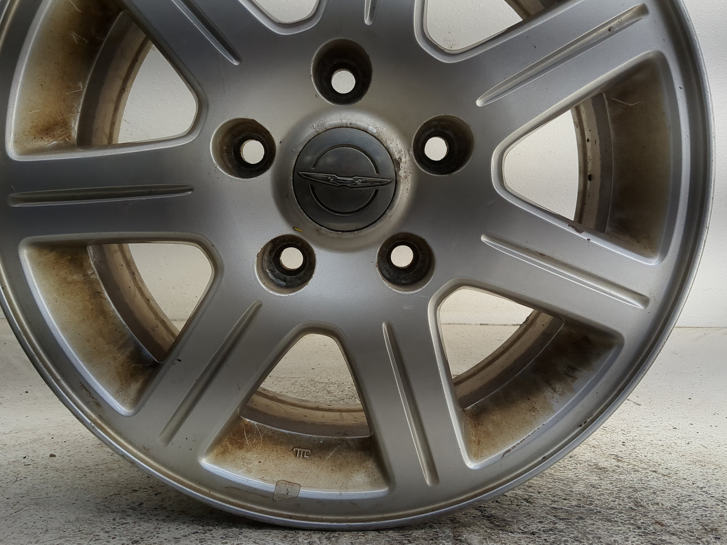 2011-2012 Chrysler Town & Country Oem Wheel Rim - Oemusedautoparts1.com