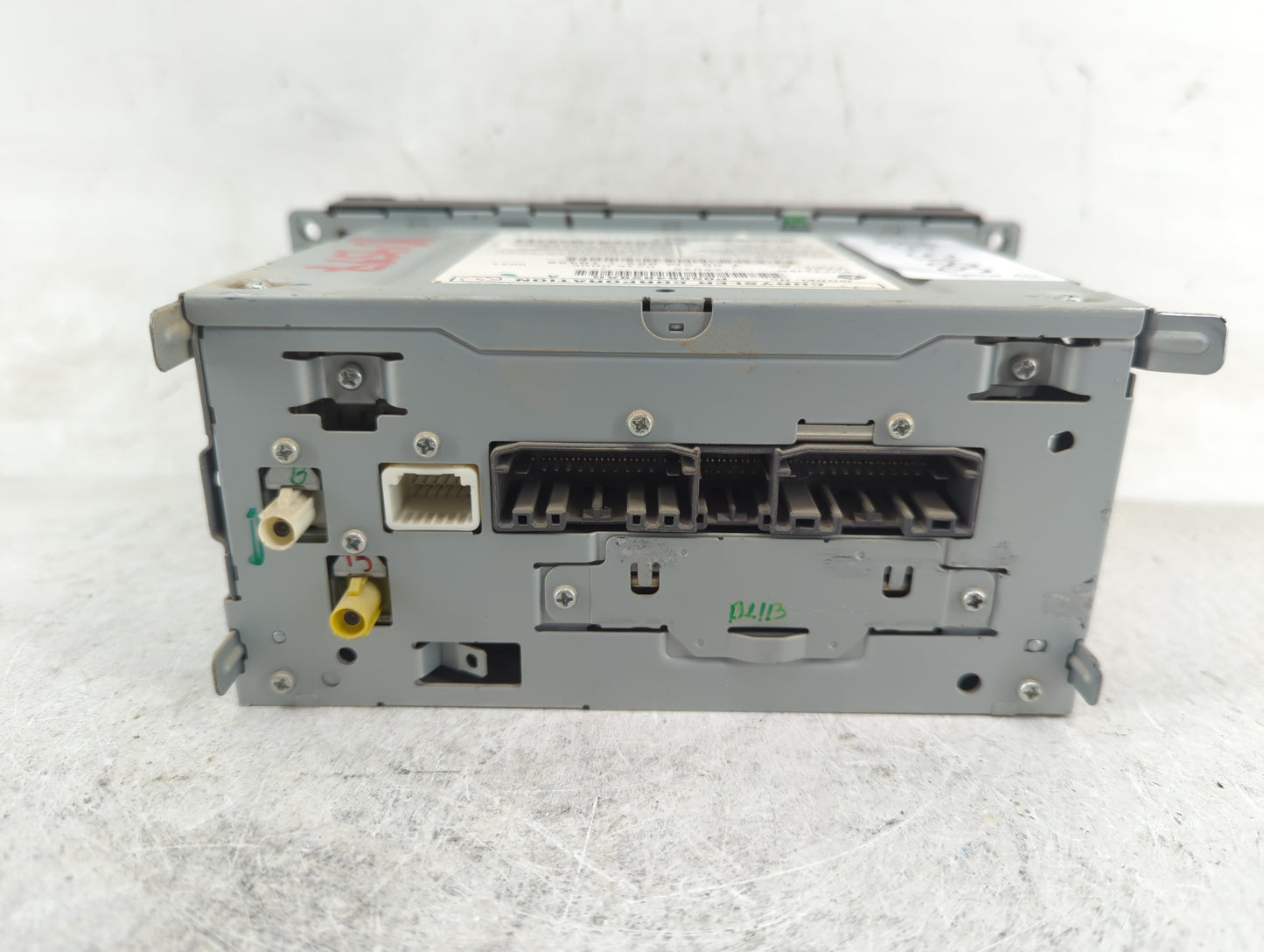 2011 Chrysler Town & Country Radio AM FM Cd Player Receiver Replacement P/N:05064829AG Fits OEM Used Auto Parts - Oemusedaut