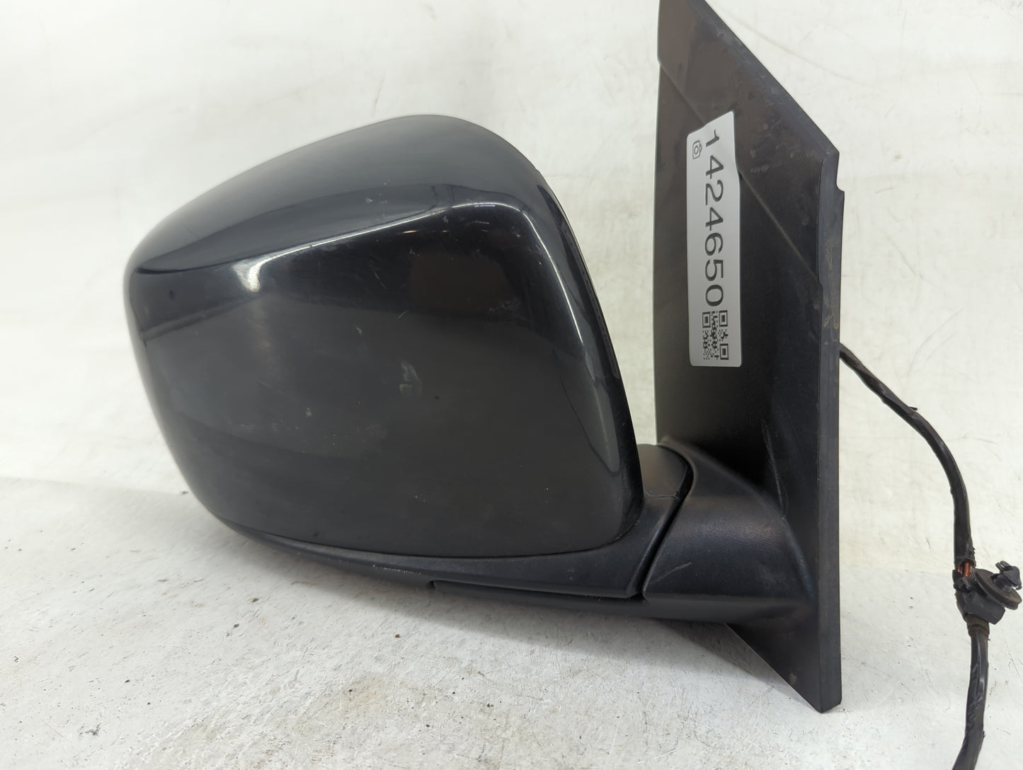 2011-2016 Chrysler Town & Country Passenger Side View Mirror - Right Door Mirror OEM Used - Oemusedautoparts1.com