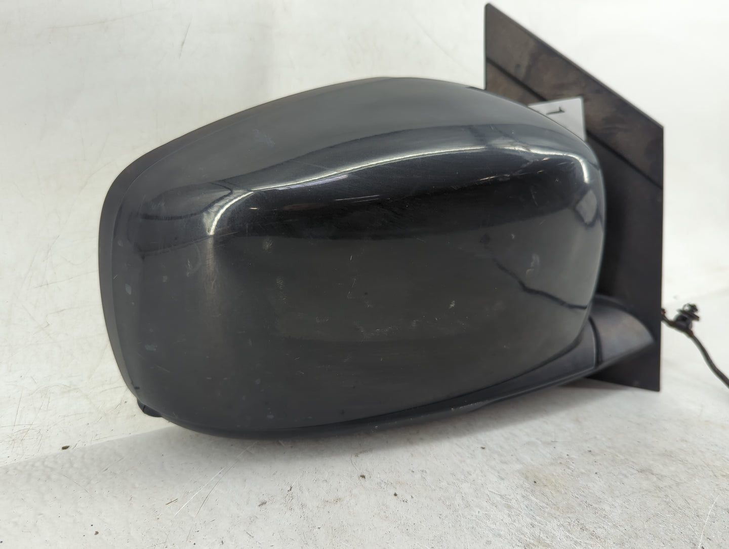 2011-2016 Chrysler Town & Country Passenger Side View Mirror - Right Door Mirror OEM Used - Oemusedautoparts1.com