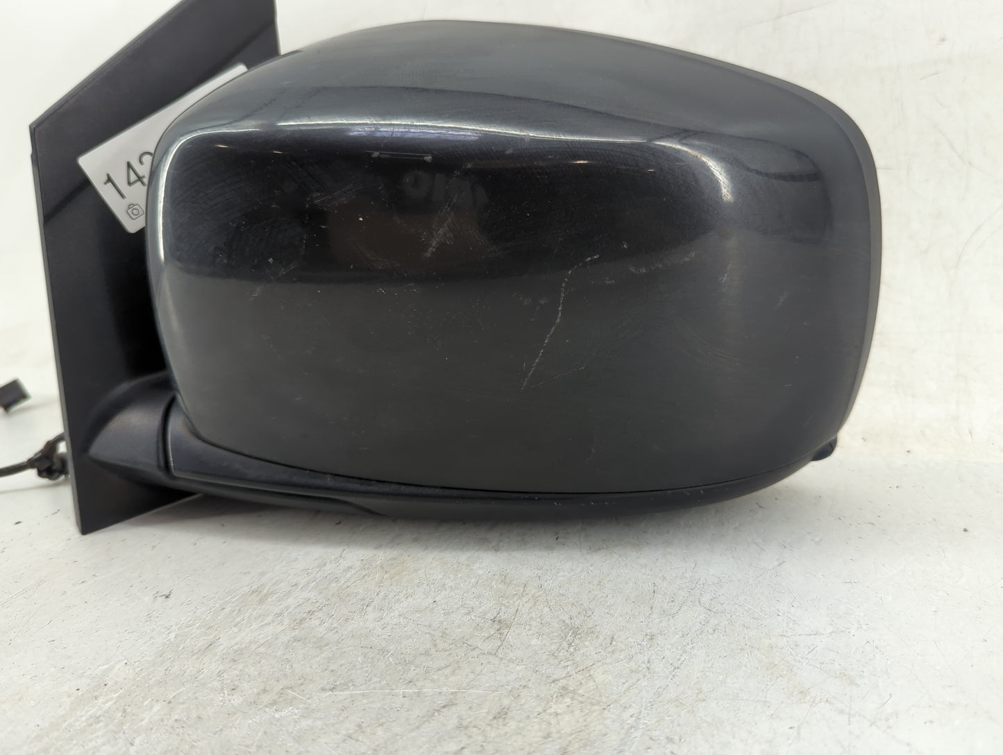 2011-2016 Chrysler Town & Country Driver Side View Mirror - Left Door Mirror OEM Used - Oemusedautoparts1.com