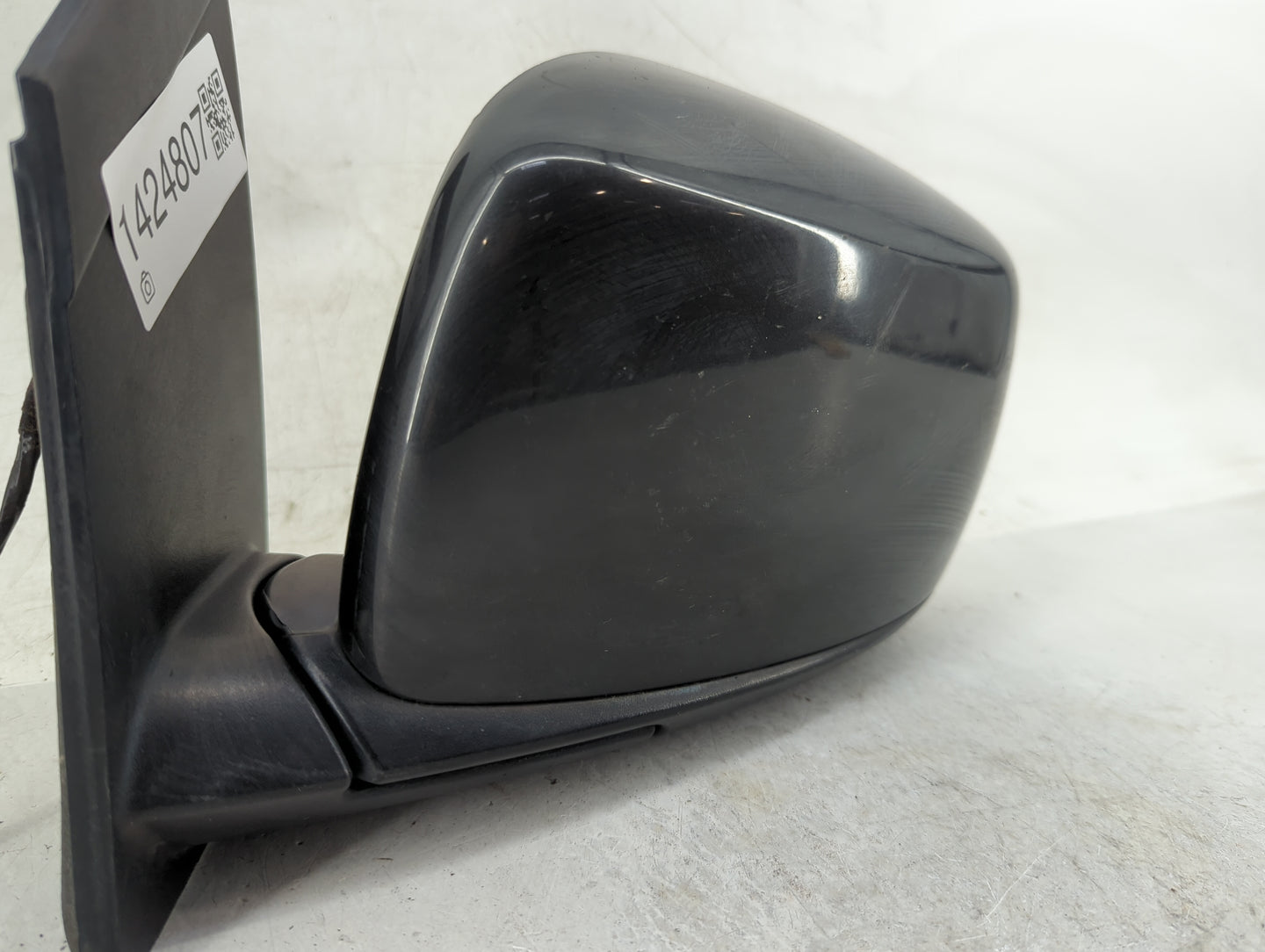 2011-2016 Chrysler Town & Country Driver Side View Mirror - Left Door Mirror OEM Used - Oemusedautoparts1.com