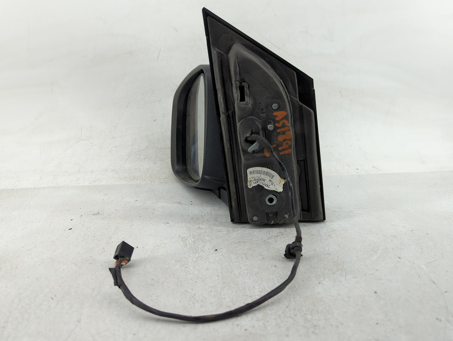 2011-2016 Chrysler Town & Country Driver Side View Mirror - Left Door Mirror OEM Used - Oemusedautoparts1.com