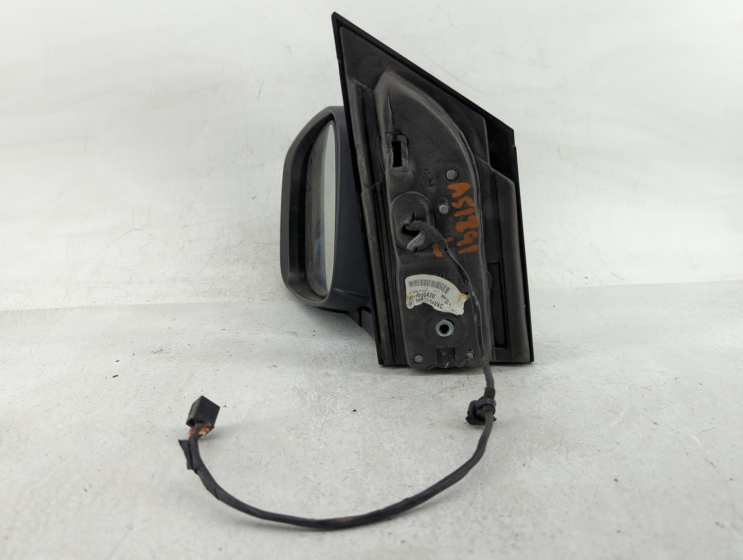 2011-2016 Chrysler Town & Country Driver Side View Mirror - Left Door Mirror OEM Used - Oemusedautoparts1.com