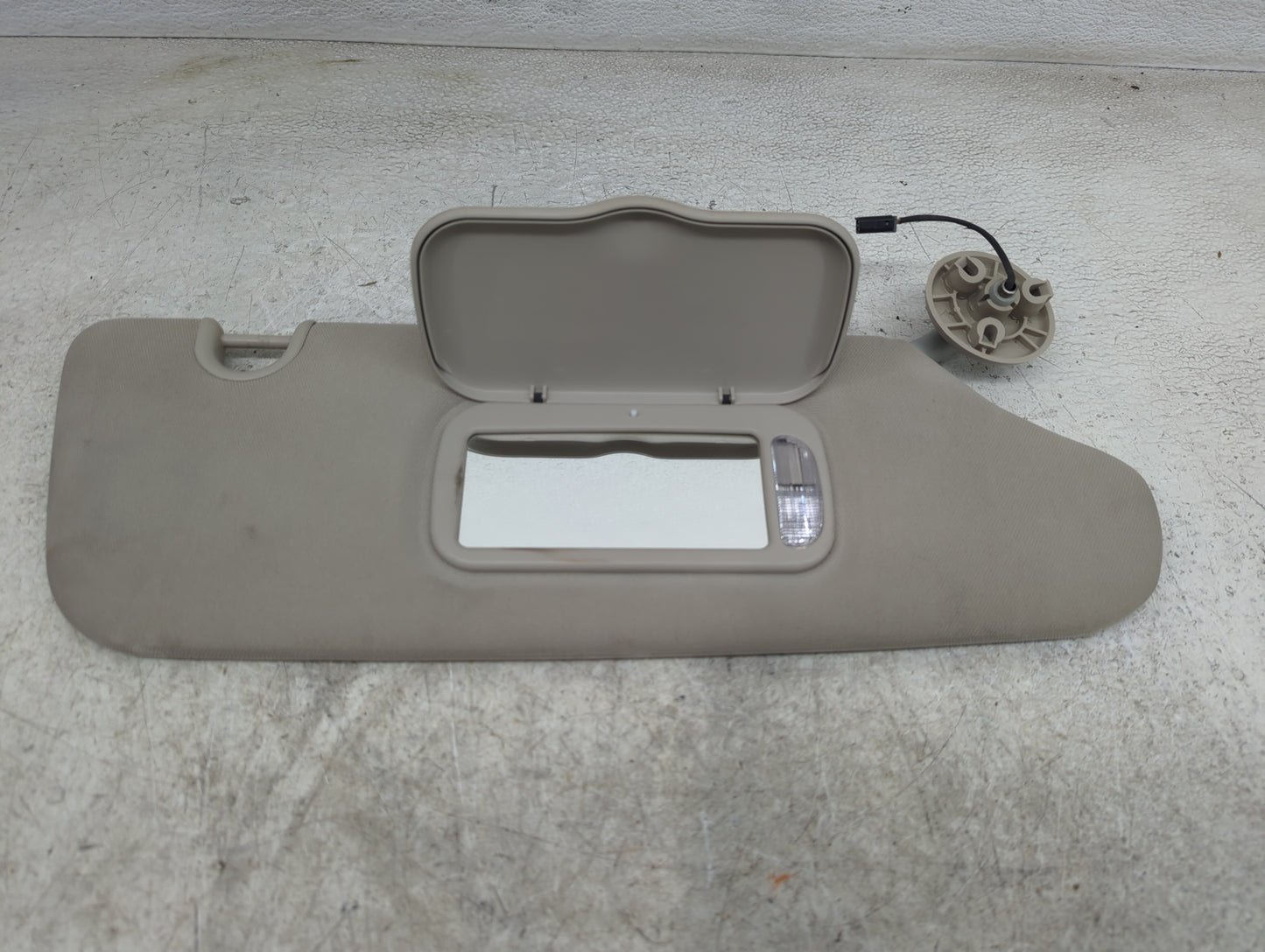 2011-2016 Chrysler Town & Country Sun Visor Shade Replacement Passenger Right Mirror Fits OEM Used Auto Parts - Oemusedautop