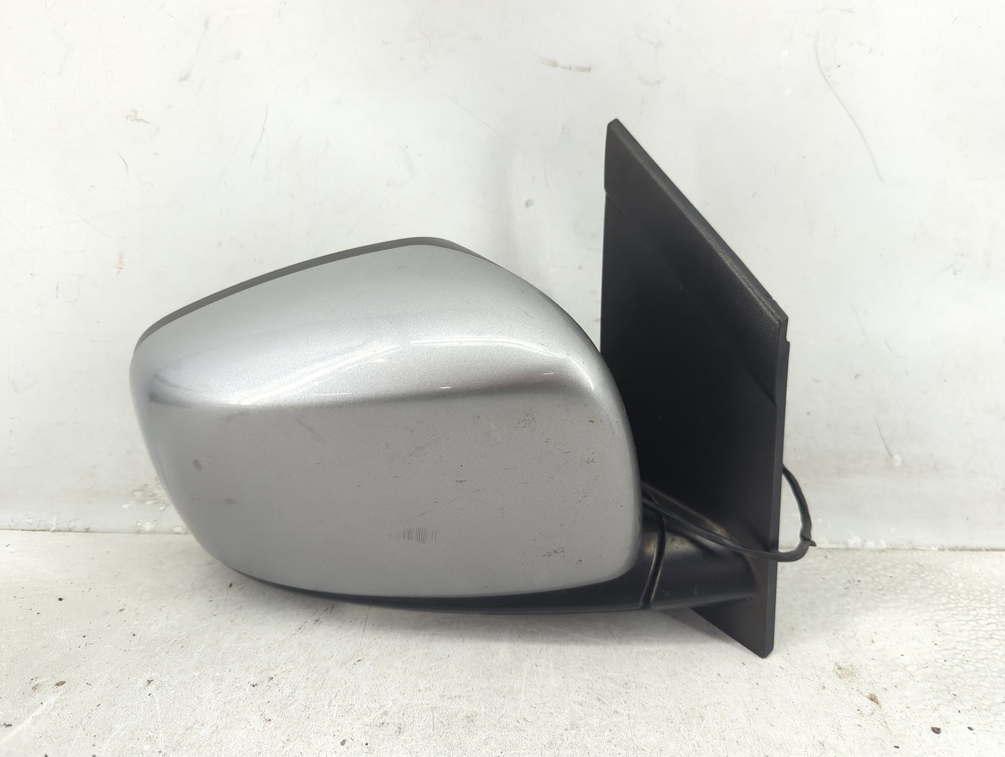 2011-2016 Chrysler Town & Country Passenger Side View Mirror - Right Door Mirror OEM Used - Oemusedautoparts1.com