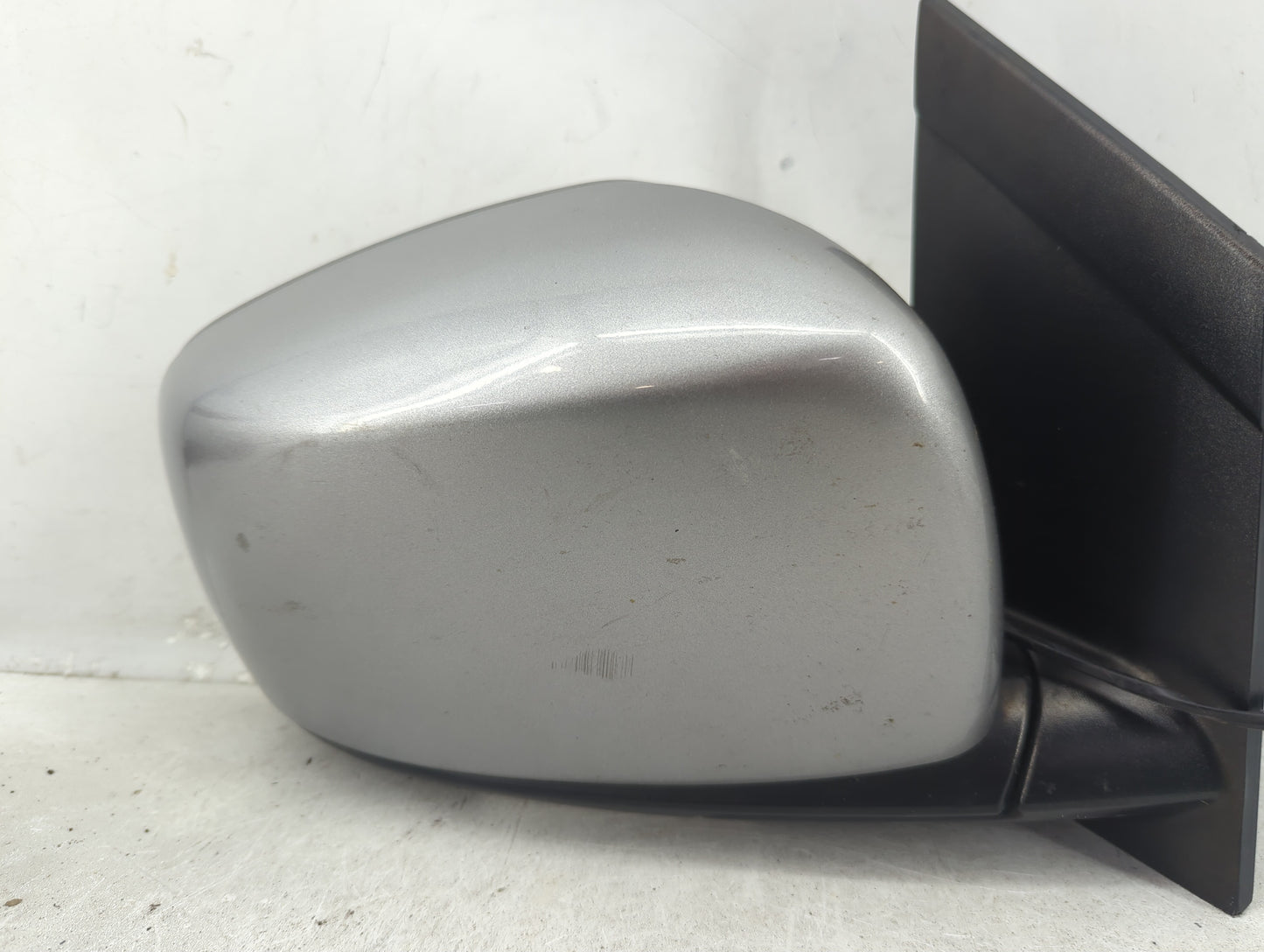 2011-2016 Chrysler Town & Country Passenger Side View Mirror - Right Door Mirror OEM Used - Oemusedautoparts1.com