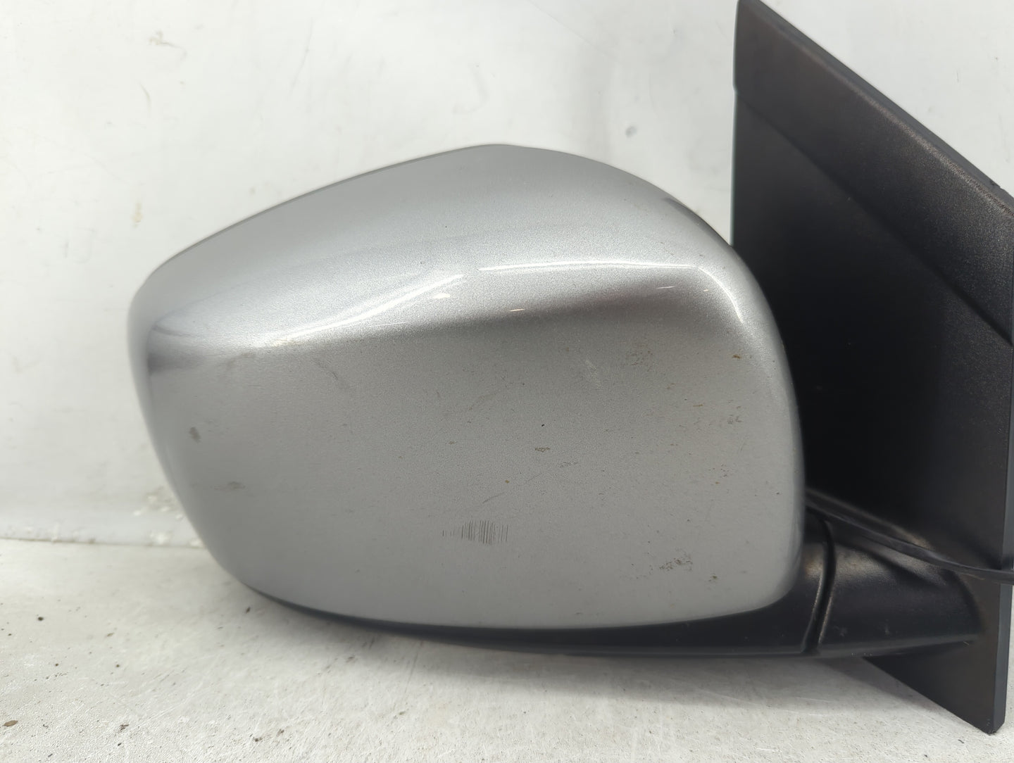 2011-2016 Chrysler Town & Country Passenger Side View Mirror - Right Door Mirror OEM Used - Oemusedautoparts1.com