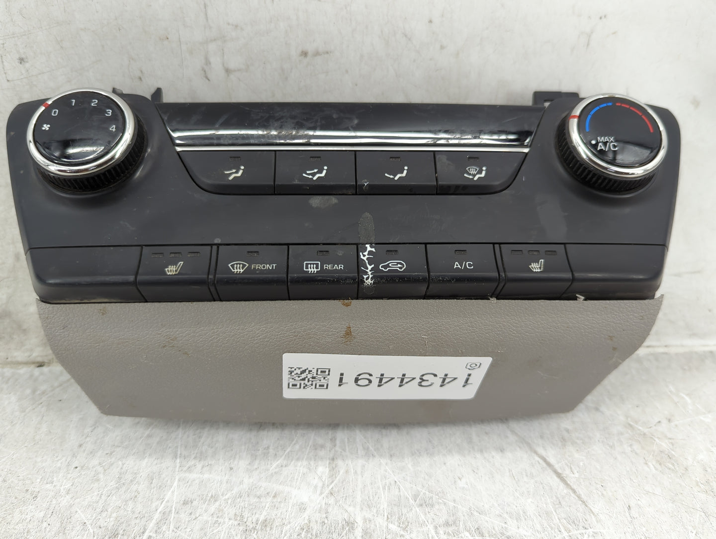 2011-2016 Chrysler Town & Country Climate Control Module Temperature AC/Heater Replacement P/N:97250-D3131-TGG 1703021807-02