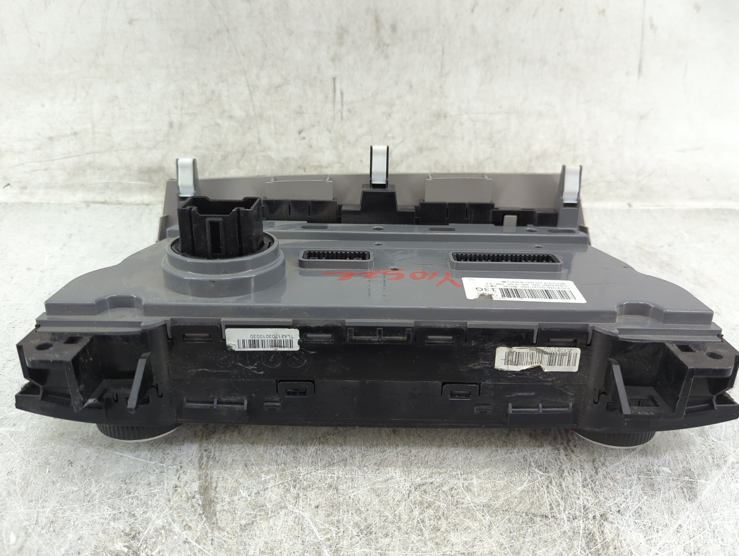 2011-2016 Chrysler Town & Country Climate Control Module Temperature AC/Heater Replacement P/N:97250-D3131-TGG 1703021807-02