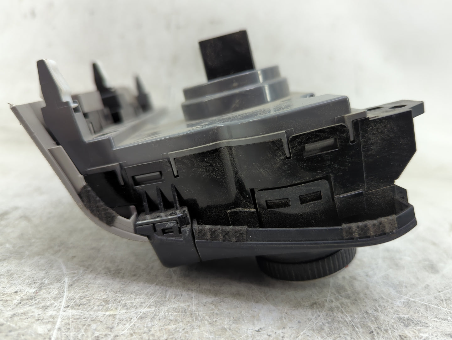 2011-2016 Chrysler Town & Country Climate Control Module Temperature AC/Heater Replacement P/N:97250-D3131-TGG 1703021807-02