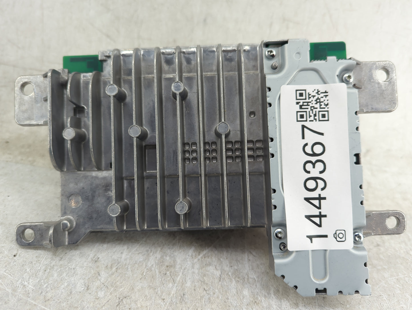 2011 Chrysler Town & Country Radio AM FM Cd Player Receiver Replacement P/N:P68618455AC Fits OEM Used Auto Parts - Oemusedau